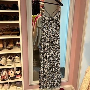 LOFT Vine Tie Back Strappy Maxi Black & White
Floral Dress Size M